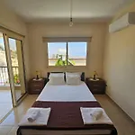 Apartament Lazaros *