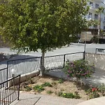 Lazaros Apartament *