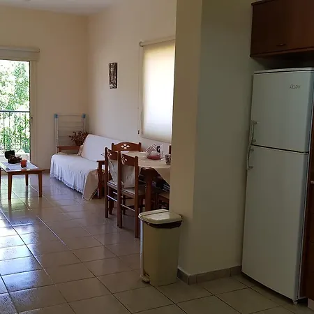 Lazaros * Pissouri
